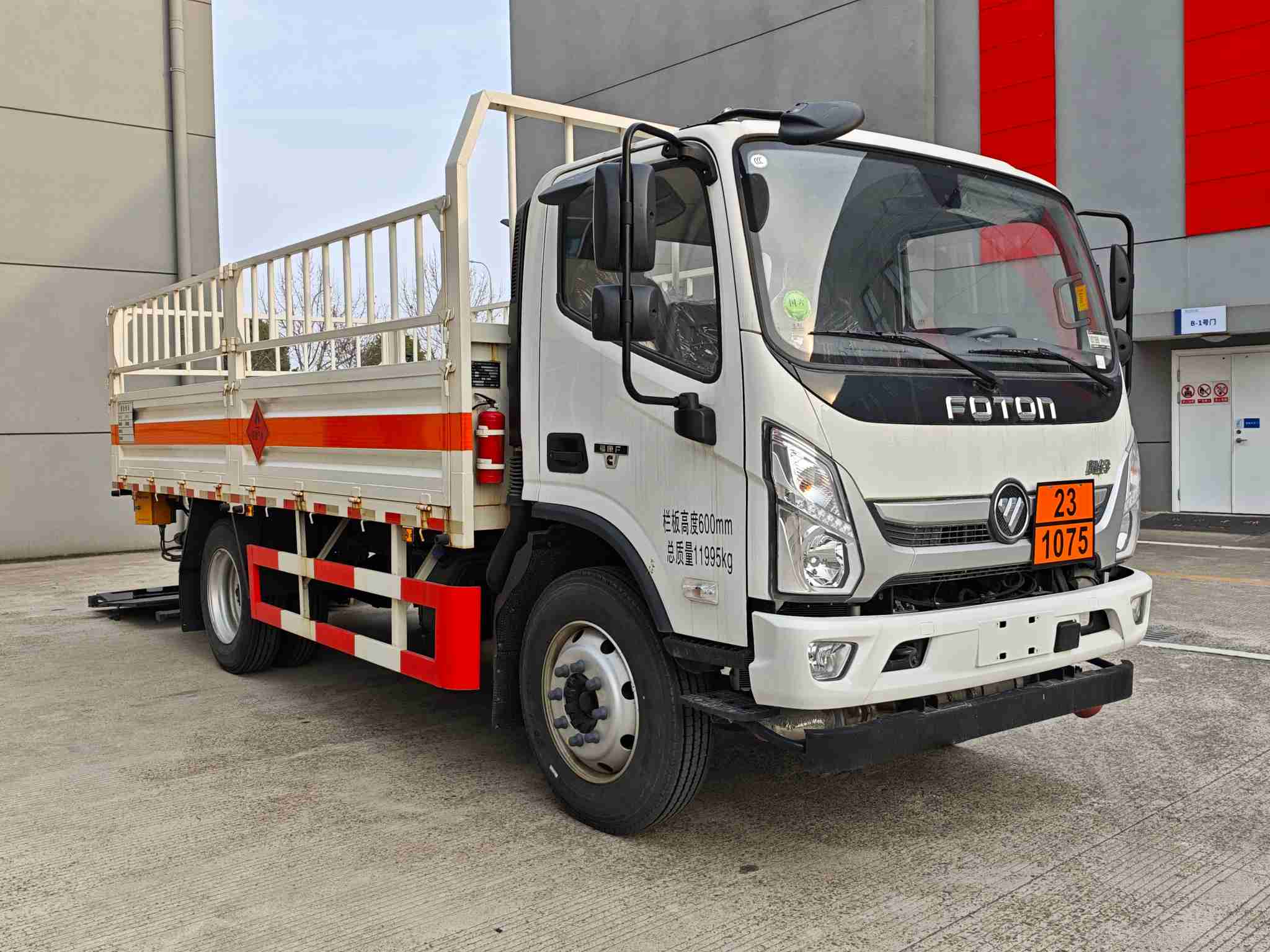 JTQ5121TQPB6型气瓶运输车图片