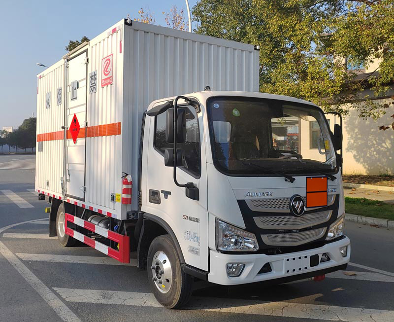 专力牌ZLC5045XRQBJ6易燃气体厢式运输车