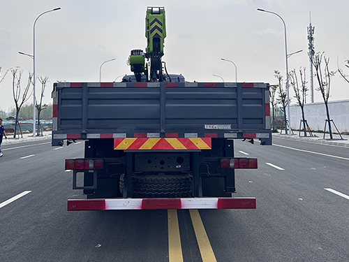 昱明威牌YMW5250JSQZ6隨車起重運(yùn)輸車公告圖片