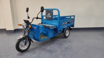 电动正三轮摩托车