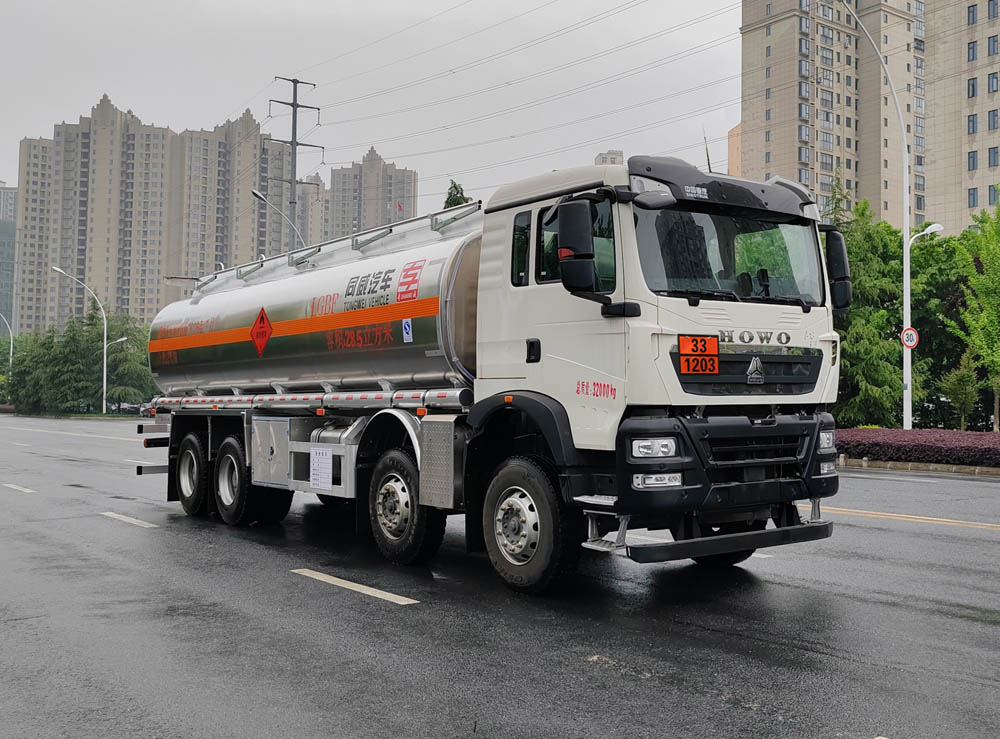 专威牌HTW5329GYYLZZ6Q铝合金运油车