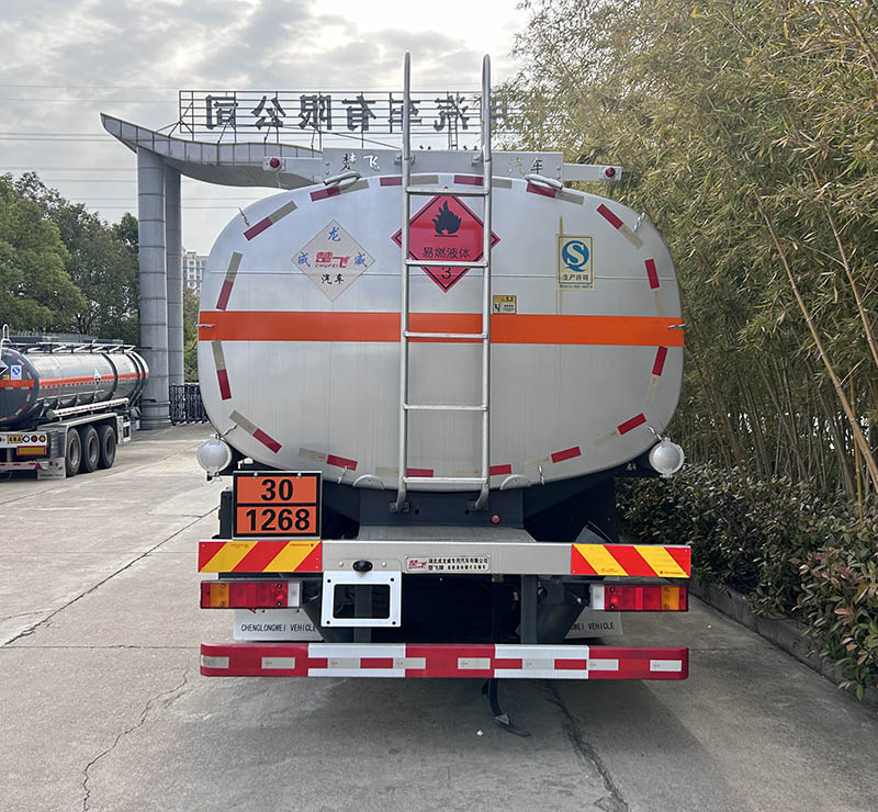 楚飞牌CLQ5263GRY6D易燃液体罐式运输车公告图片