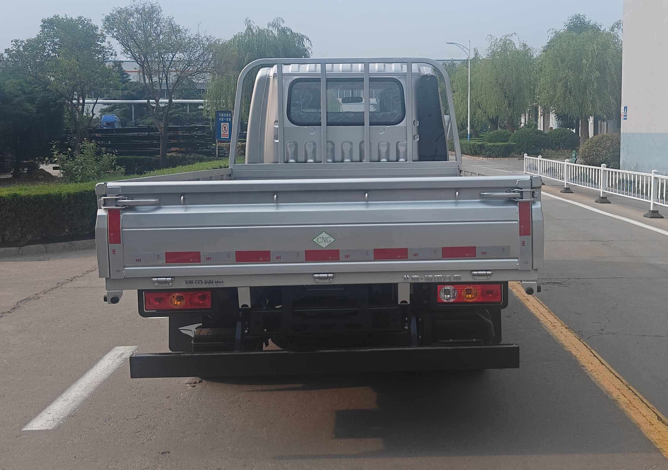 BJ1035V3AC6-32 福田牌129马力单桥CNG3.2米国六载货汽车图片