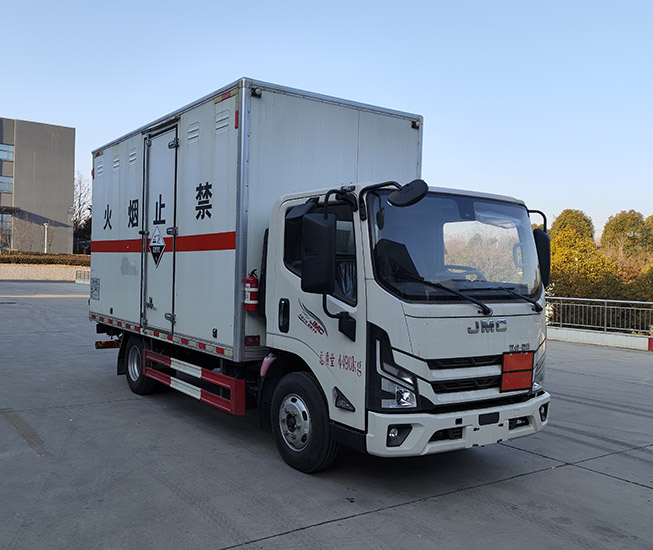 程力牌CL5049XFW6BXW腐蚀性物品厢式运输车