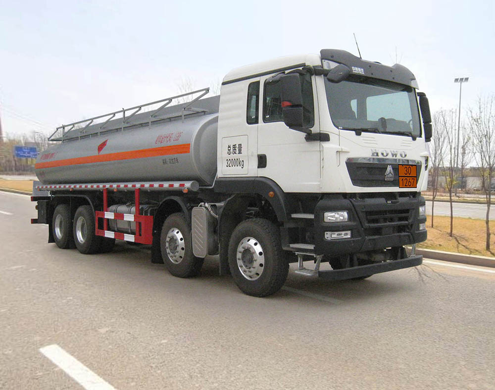 YLL5326GRYZ1型易燃液體罐式運(yùn)輸車圖片