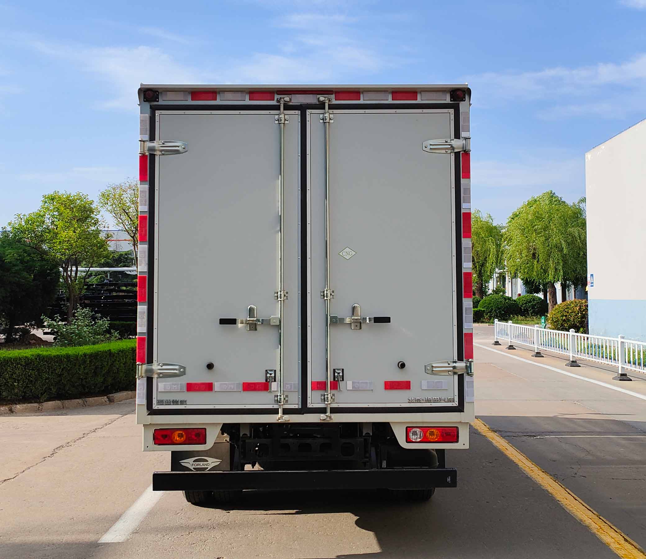 福田牌BJ5045XXY9JC7-31廂式運(yùn)輸車公告圖片