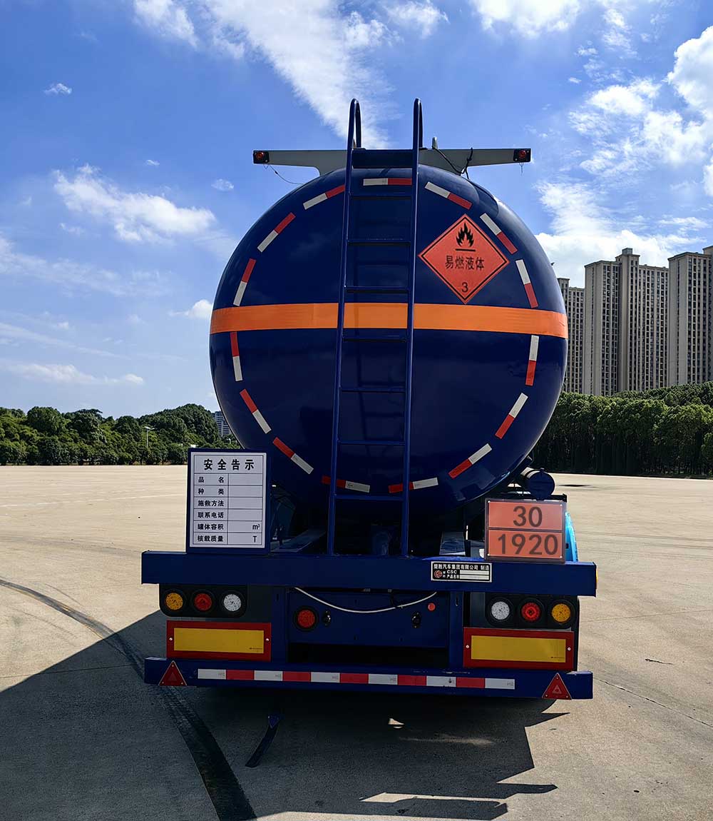 易燃液体罐式运输半挂车图片