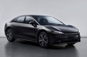 奇瑞牌SQR7000BEVEH37型纯电动轿车