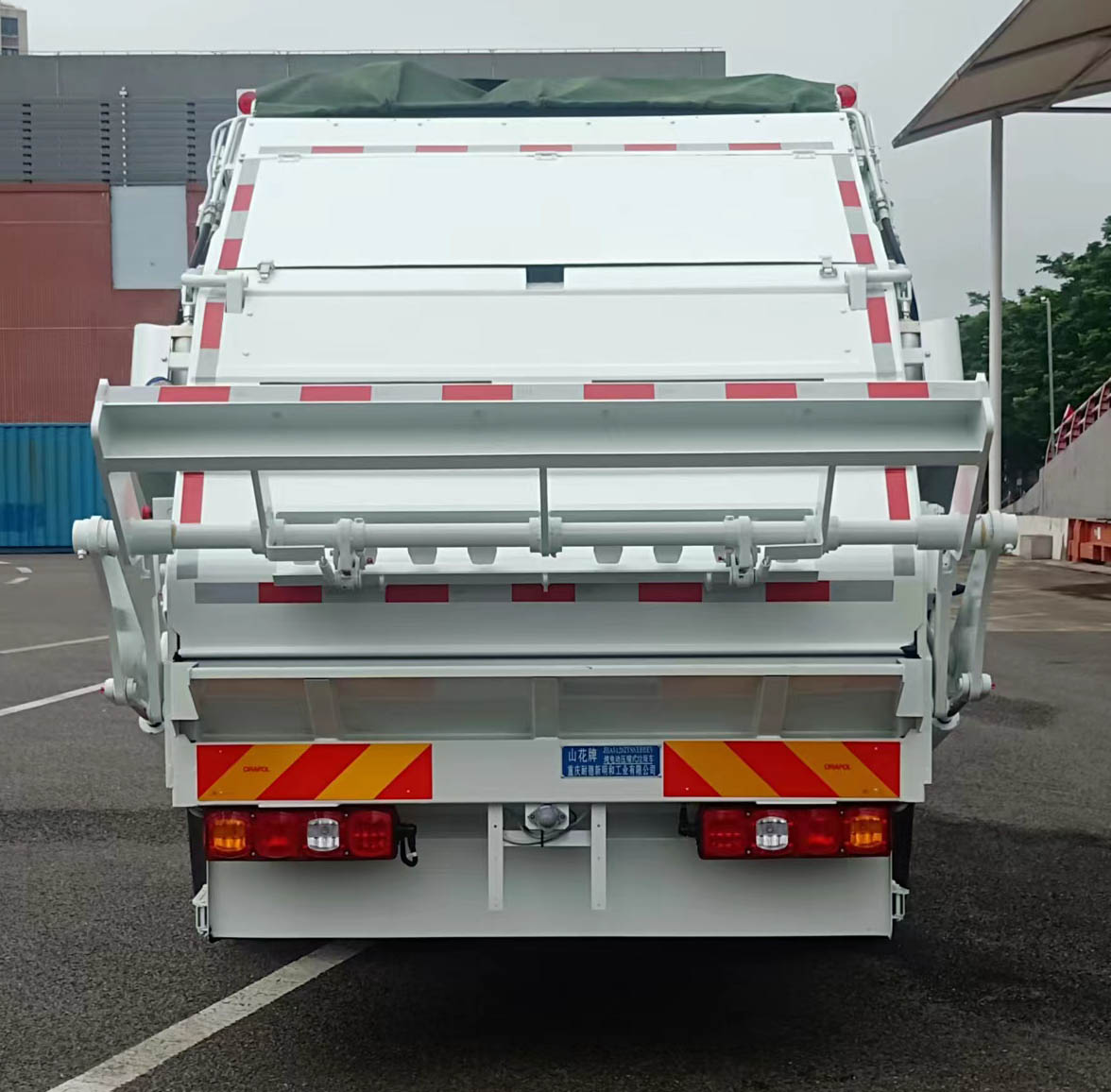 山花牌JHA5129ZYSSXBBEV純電動壓縮式垃圾車公告圖片