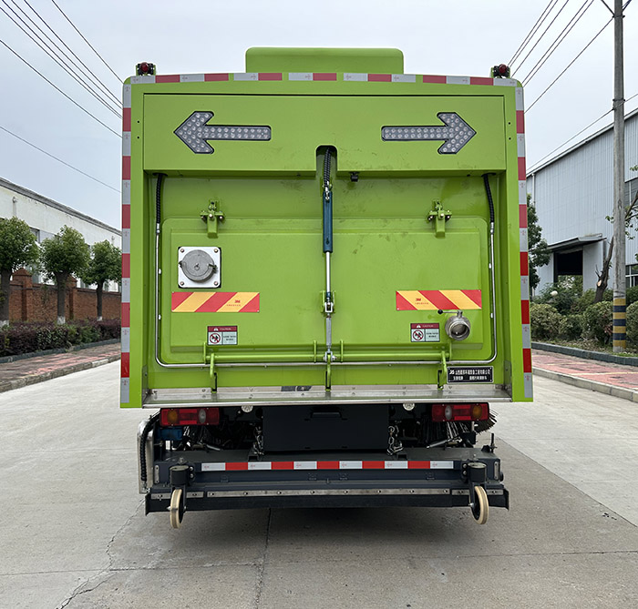 玉驍瓏牌YBH5180TWQD6道路污染清除車(chē)公告圖片