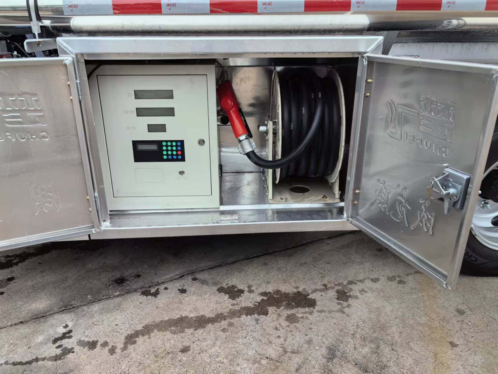 楚飛牌CLQ5048GJY6BJ加油車公告圖片