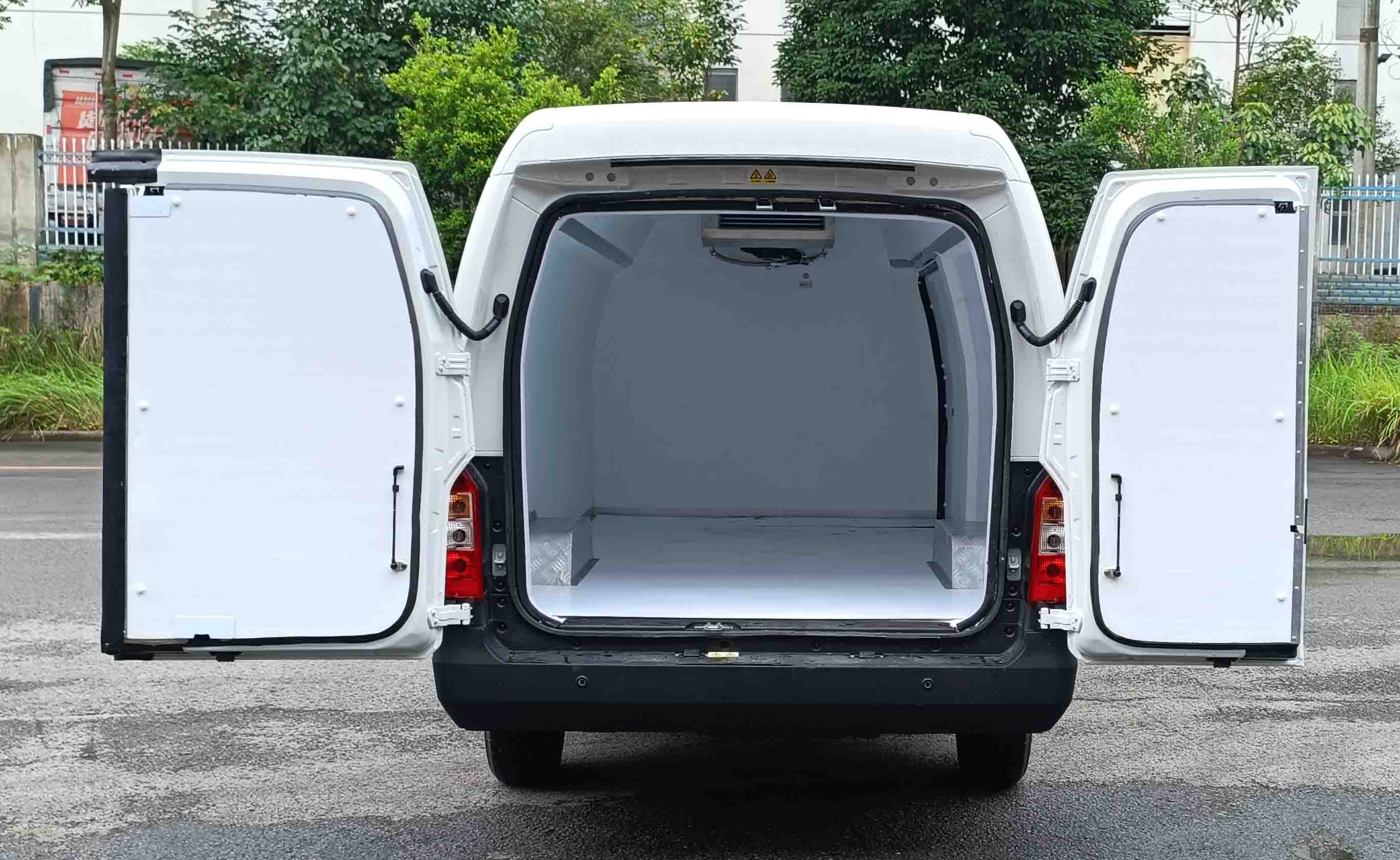 重特牌QYZ5031XLCQRBEV純電動冷藏車公告圖片