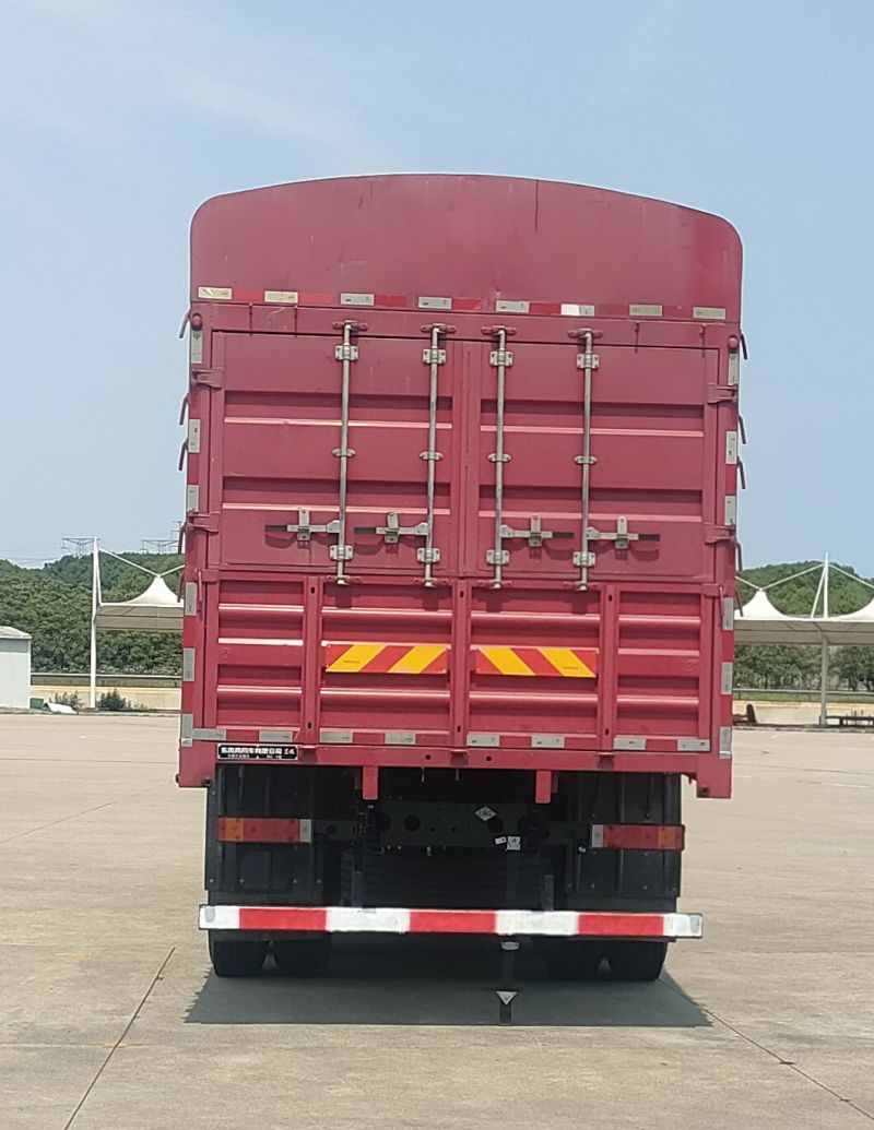 東風(fēng)牌DFH5310CCYC3倉(cāng)柵式運(yùn)輸車(chē)公告圖片