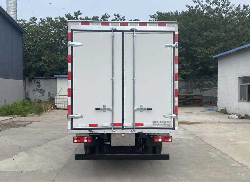 舜泰牌BTQ5041XYKCA84翼开启厢式车公告图片