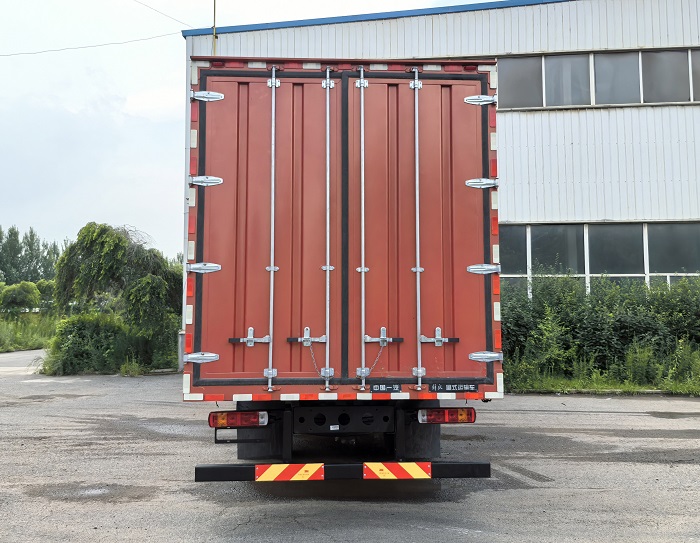 解放牌CA5180XXYP62L4BEVA4純電動(dòng)廂式運(yùn)輸車公告圖片