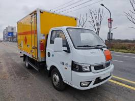 爆破器材运输车