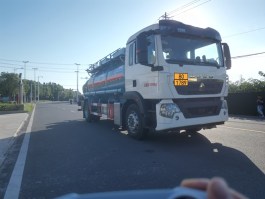 HTT5180GFWZZ6腐蚀性物品罐式运输车图片