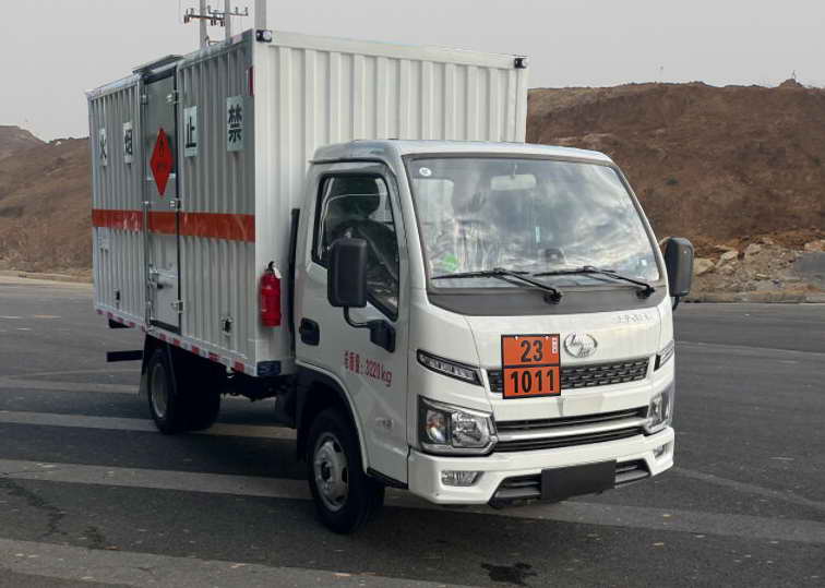 鼎宸腾兴牌DCZ5033XRQSH6易燃气体厢式运输车