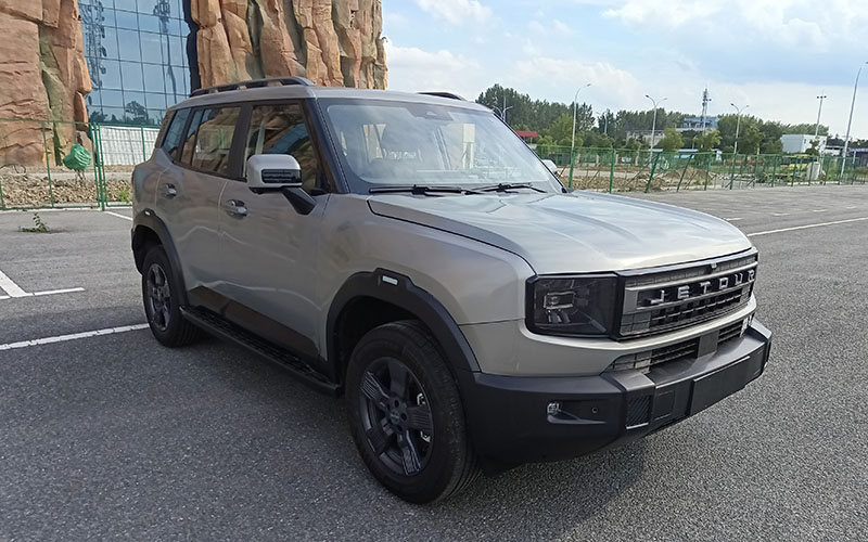 捷途牌4.7米5座多用途乘用车(SQR6470T1LTBD)