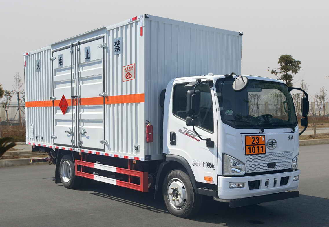 DCZ5120XRQCA6型易燃气体厢式运输车图片