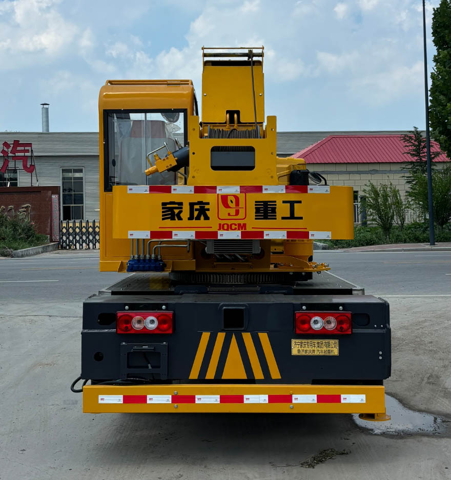 魯濟(jì)家慶牌LFV5040JQZBJ6汽車起重機(jī)公告圖片