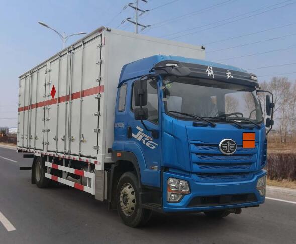 CSL5180XRYE6Q 龙帝牌易燃液体厢式运输车图片