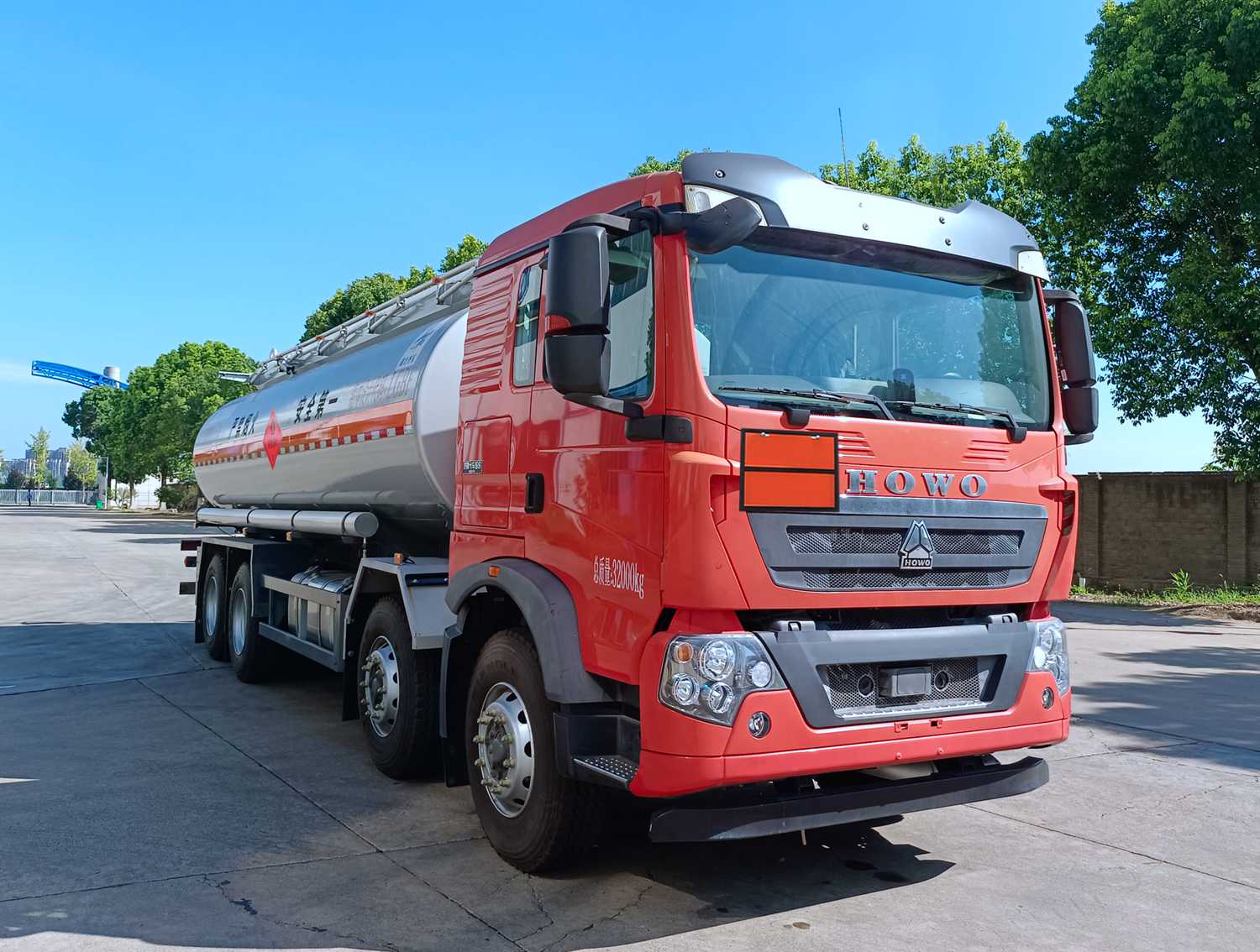 齐星牌QXC5327GRYZ6D易燃液体罐式运输车