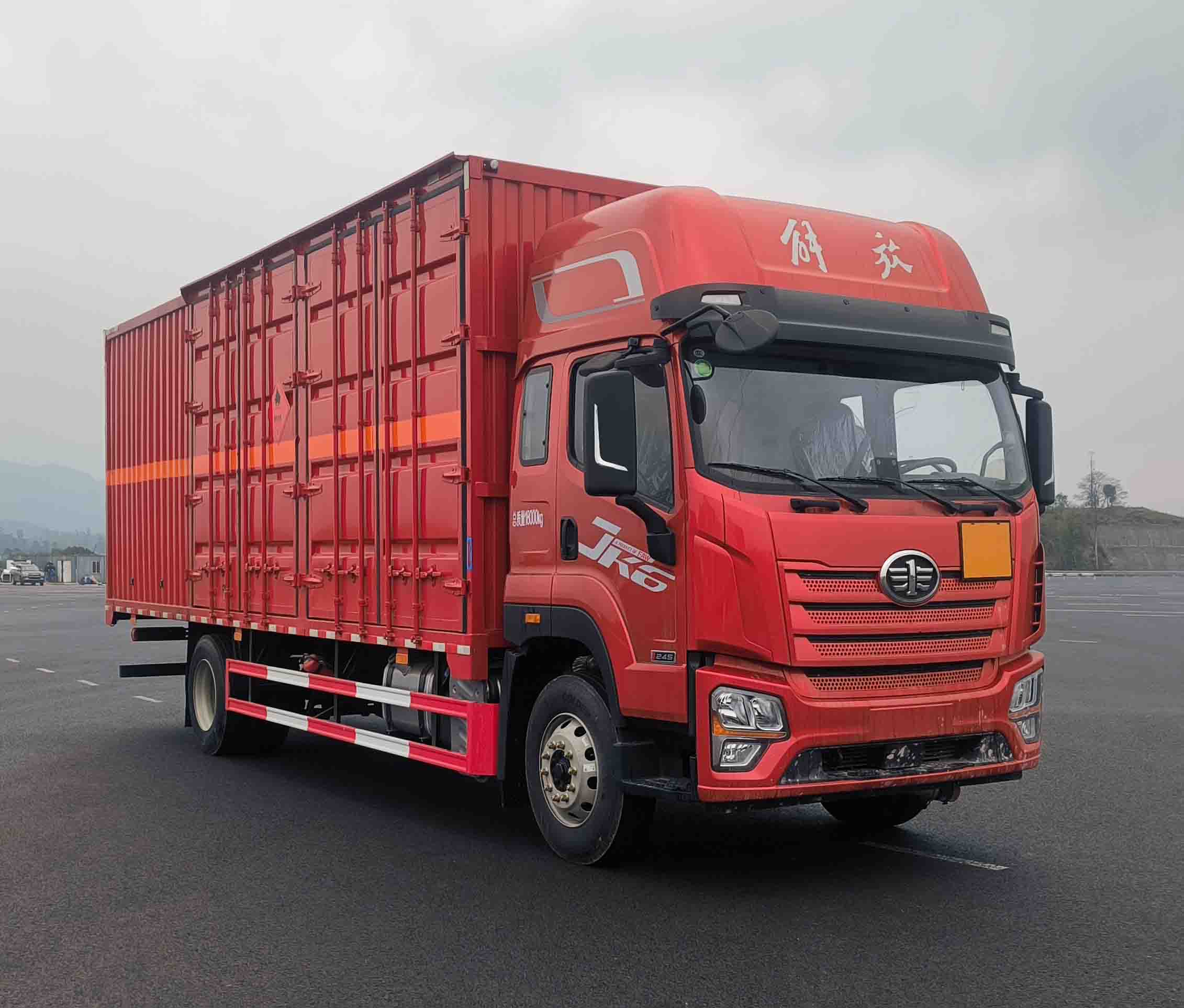 解放牌CA5180XRYP28K2L4E6A81易燃液体厢式运输车