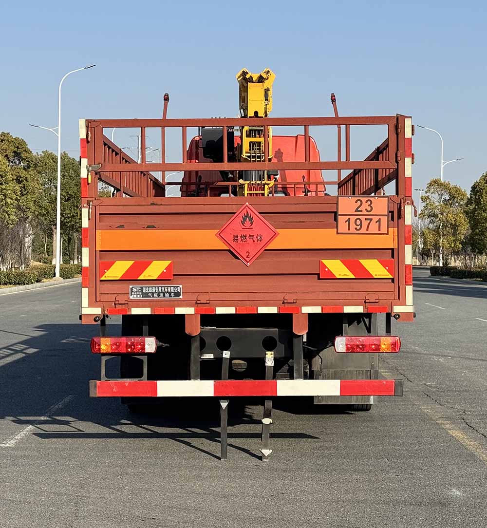 豐霸牌STD5262TQPCA6氣瓶運(yùn)輸車公告圖片
