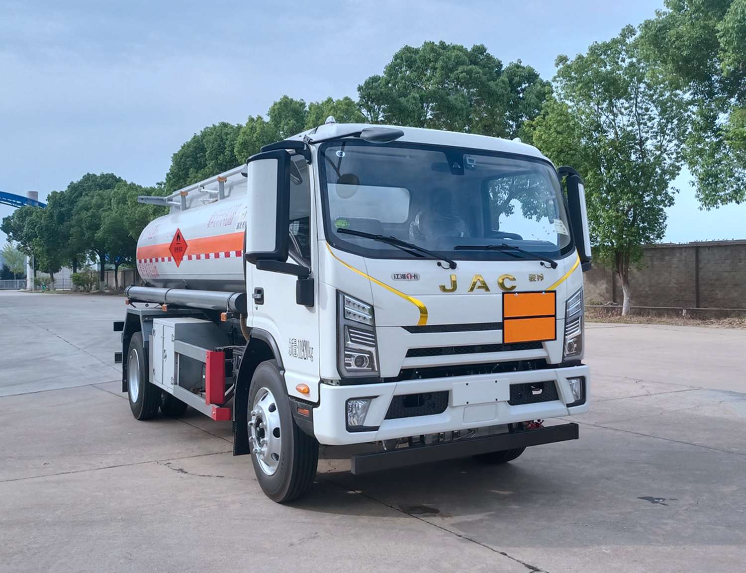 QXC5121GJYH6型加油车图片