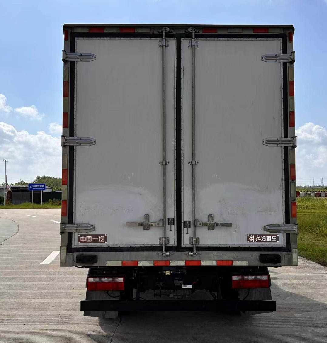 解放牌CA5046XLCP40L3BEVA85純電動冷藏車公告圖片