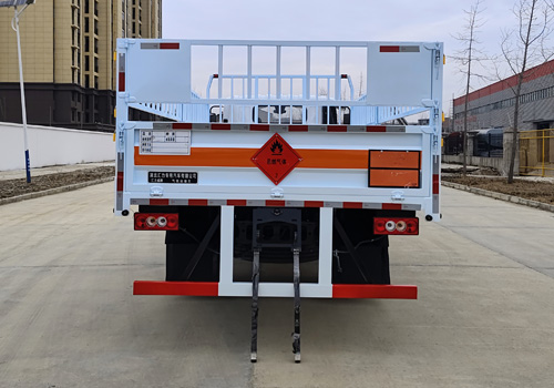 匯力威牌VVV5120TQPBJ6氣瓶運(yùn)輸車公告圖片