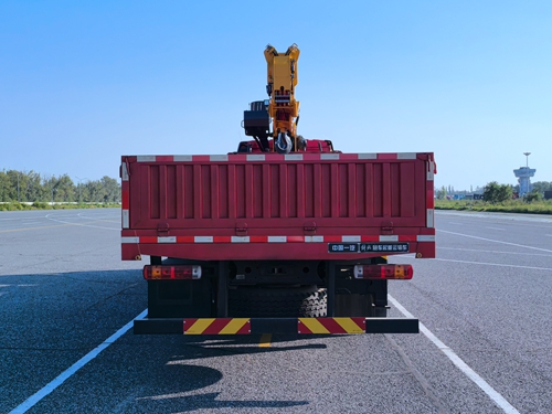 解放牌CA5252JSQP62K1L5T1E6隨車起重運(yùn)輸車公告圖片