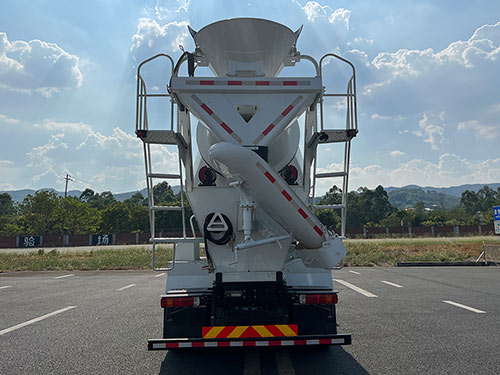 歐曼牌BJ5311GJBEVGRF-11換電式純電動(dòng)混凝土攪拌運(yùn)輸車(chē)公告圖片