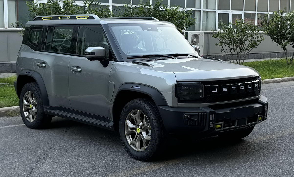 捷途牌4.8米5座多用途乘用车(SQR6481T1JCBG)