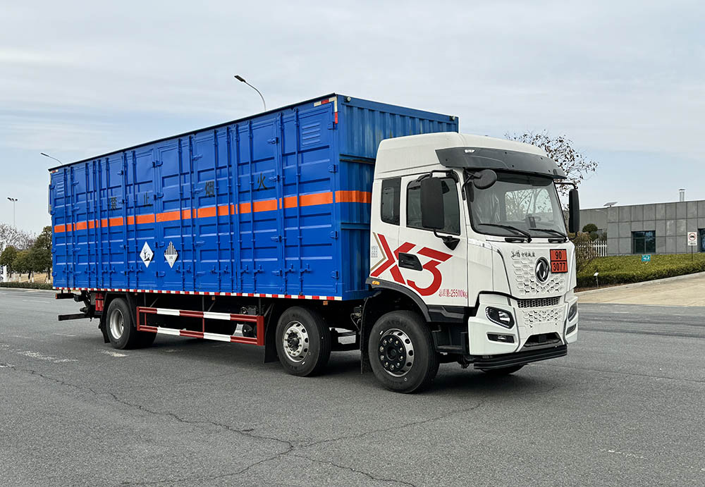 丰霸牌STD5263XZWDFV6杂项危险物品厢式运输车