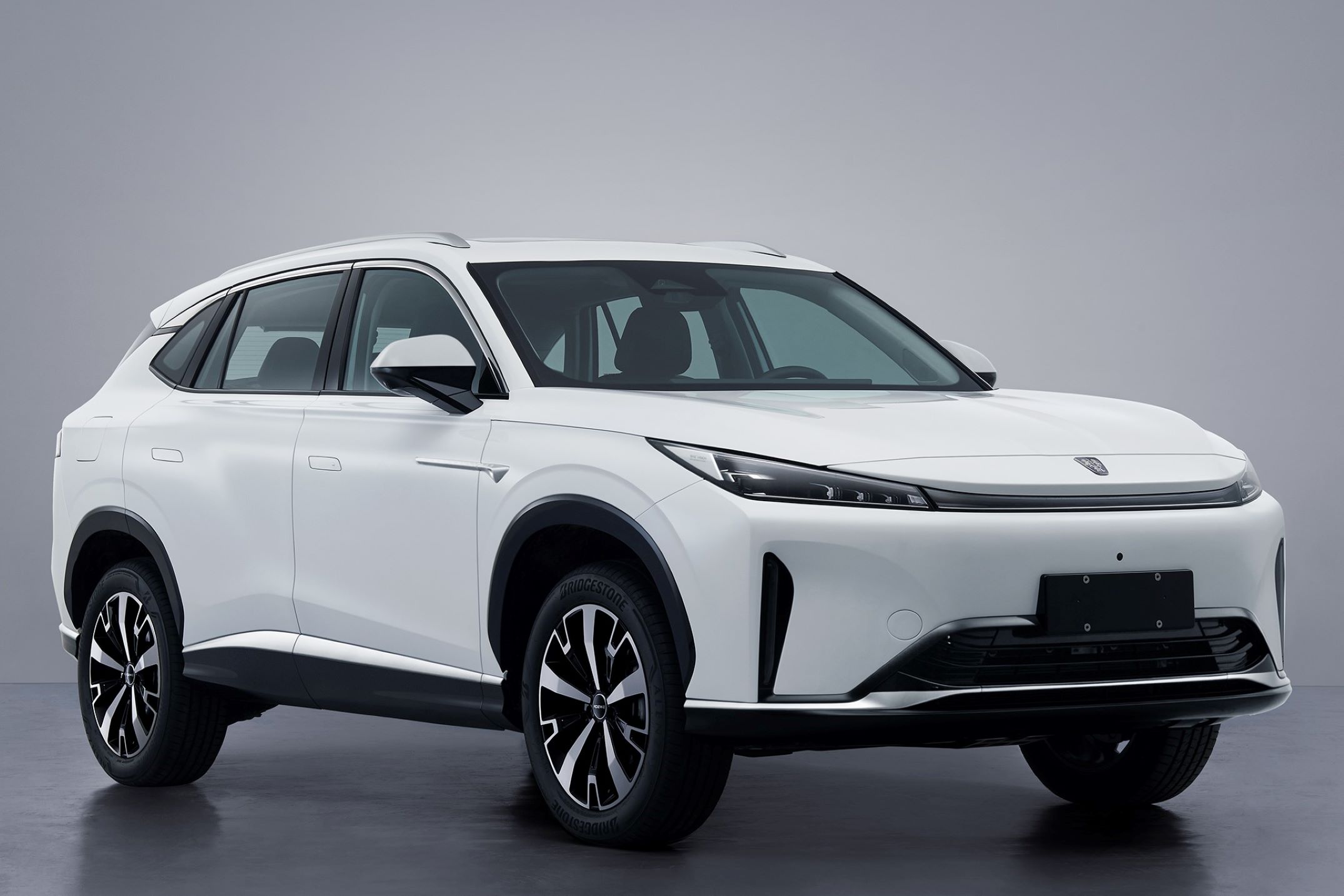 荣威牌4.7米5座插电式混合动力运动型乘用车(CSA6473RFPHEV6)