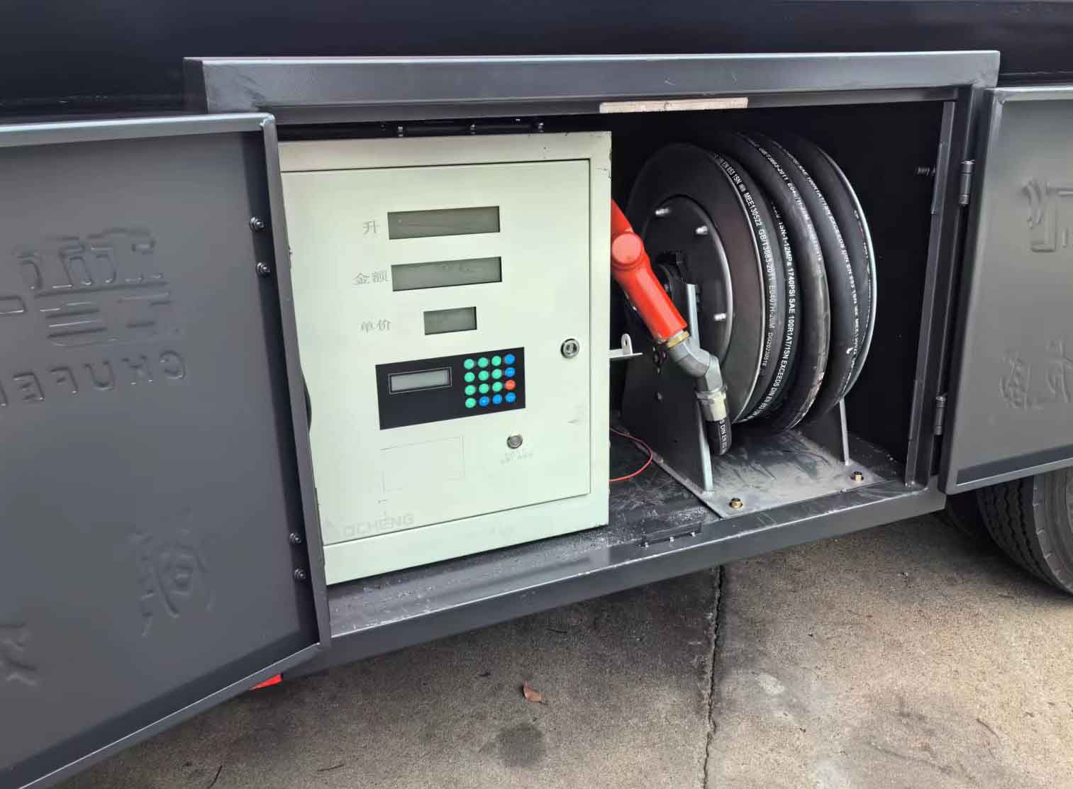 楚飛牌CLQ5116GJY6GL加油車公告圖片