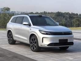 插电式增程混合动力多用途乘用车