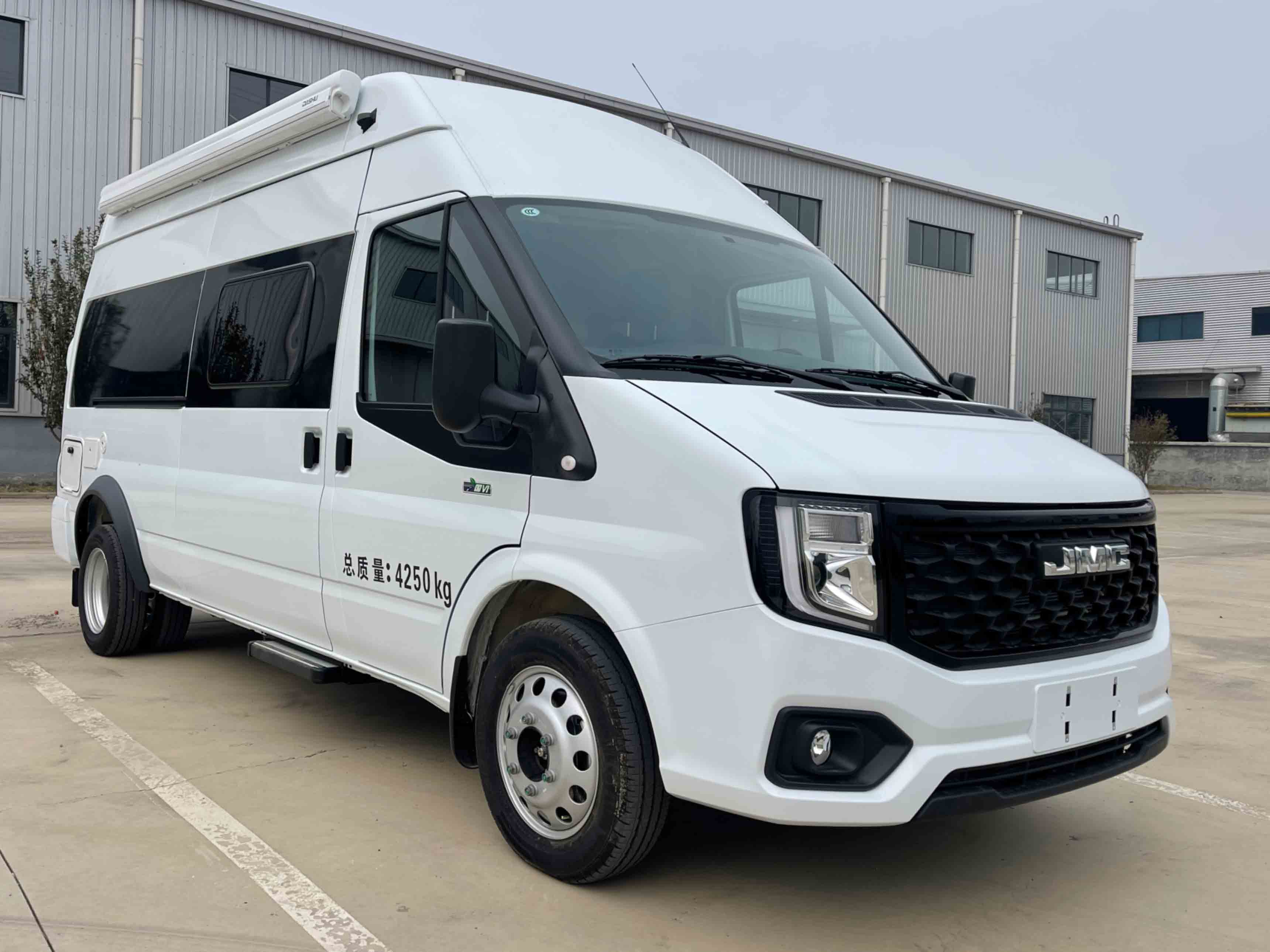 尚游惠牌ZJF5046XLJ旅居车