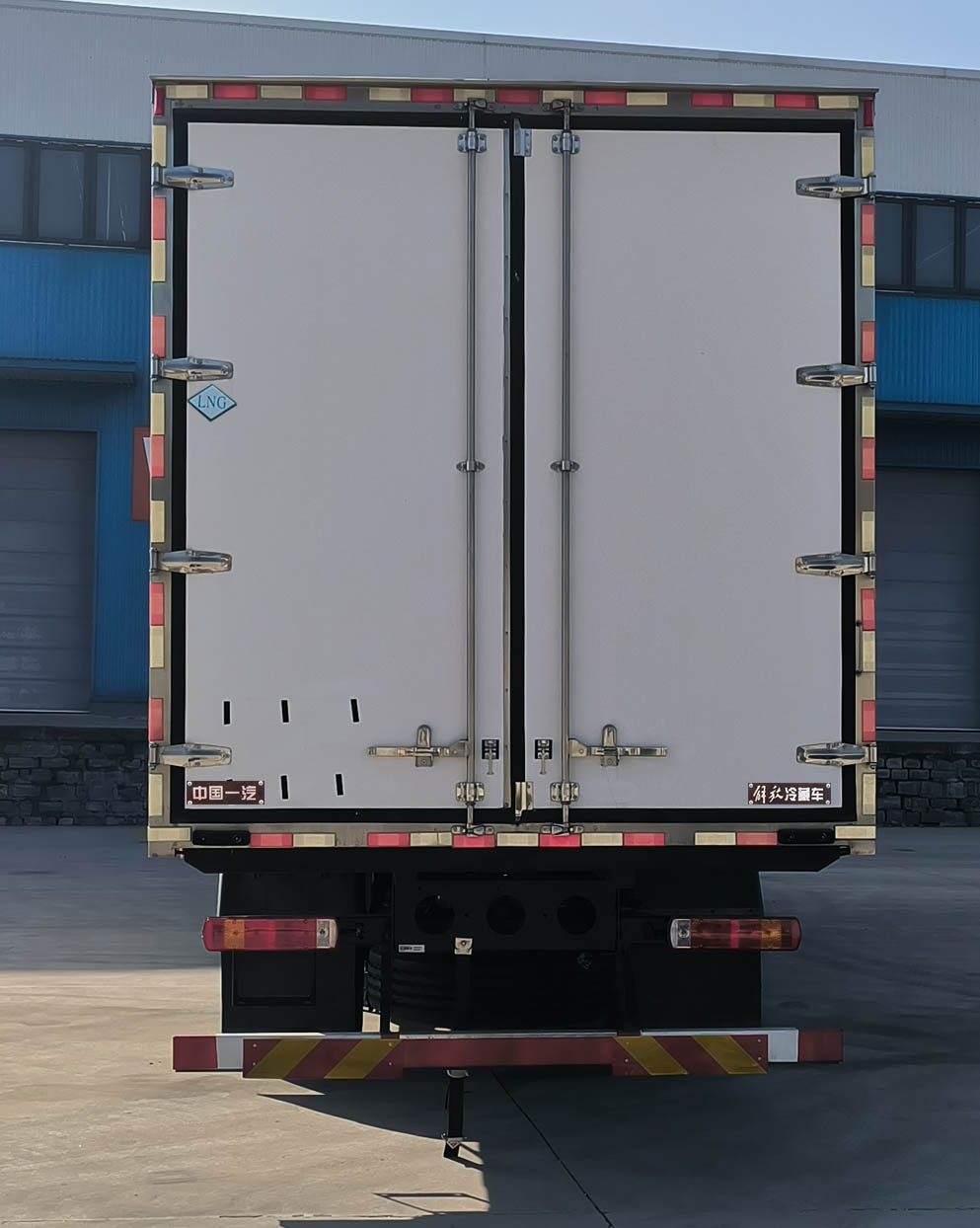 解放牌CA5260XLCP26K15L7T3NE6A80冷藏車(chē)公告圖片