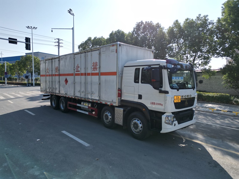 HTT5320XRYZZ6型易燃液体厢式运输车图片
