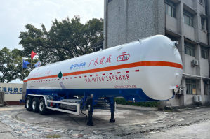 低温液体运输半挂车