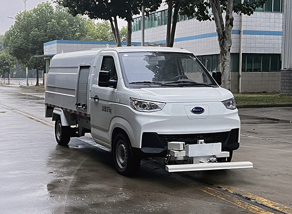 海威英达牌HWA5030TYHSQBEV纯电动路面养护车