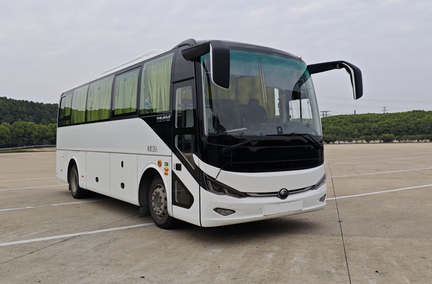 宇通牌9米24-42座纯电动客车(ZK6907BEVQY67L)