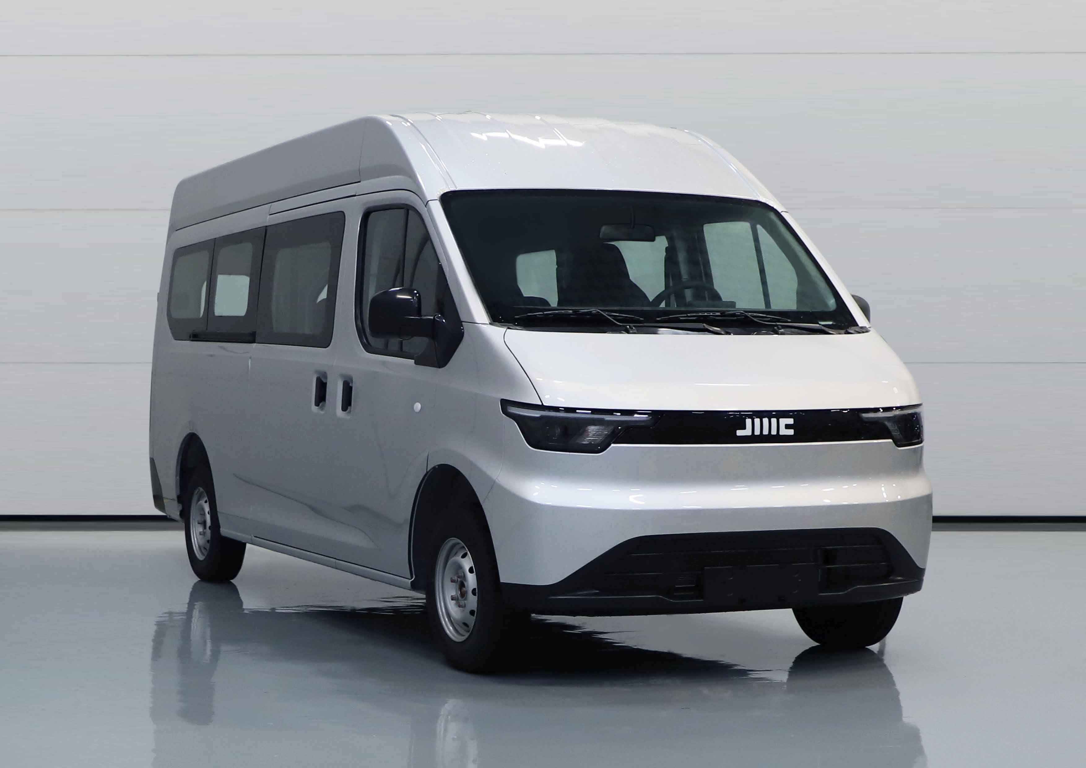 江铃牌5.2米7座纯电动多用途乘用车(JX6521TA-L6BEV)
