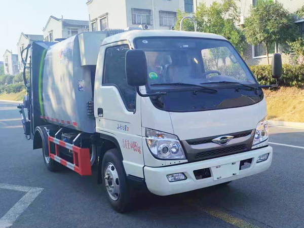 程力威牌CLW5040ZYSBHE压缩式垃圾车