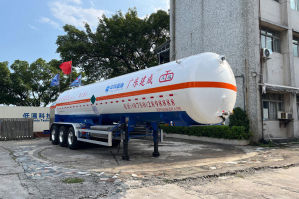 低温液体运输半挂车