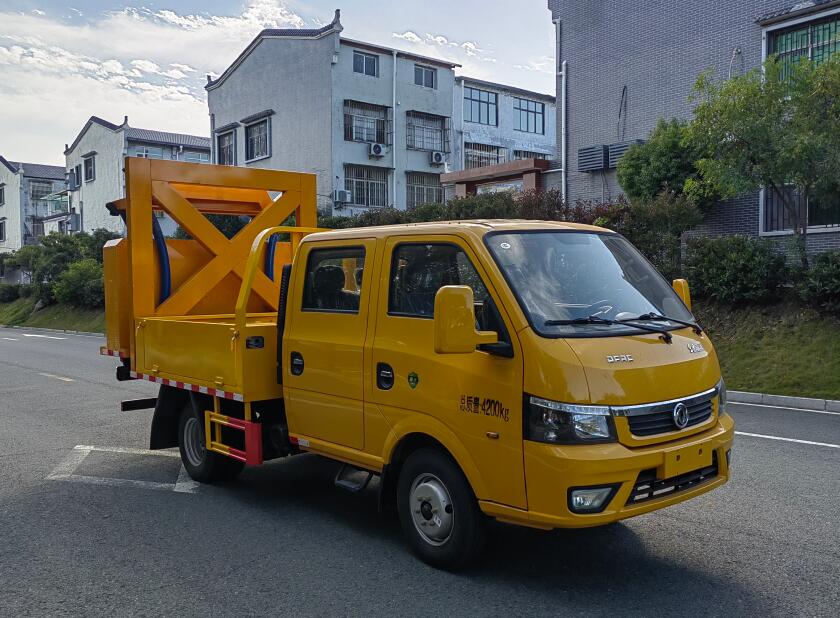 大随兴牌XDY5040TFZE6防撞缓冲车公告图片