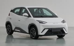 比亚迪牌BYD7001BEVA3型纯电动轿车
